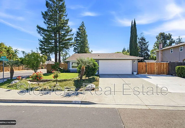 318 Joyce St — Photo 1