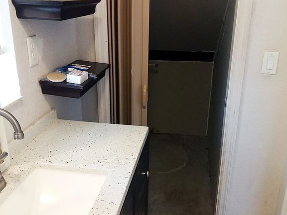 5th image of 3981 NE 8th Ave #2