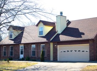 1370 Darlene Ct, Radcliff, KY 40160