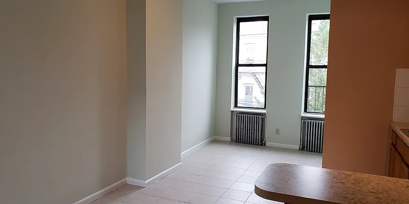 Rented by MCR Realty | media 17