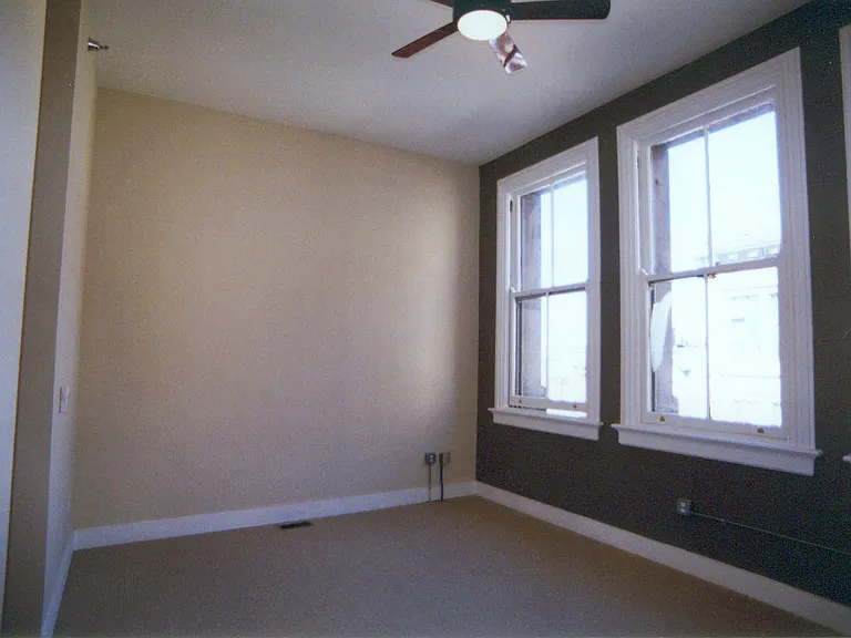 331 W 4th St #11 — Photo 6