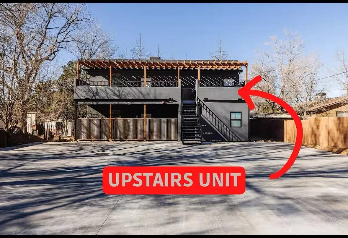 65 N State St — Photo 1