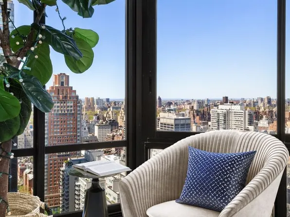 304 East 65th Street image 5 of 15