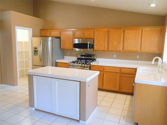 5th image of 3371 S Park St