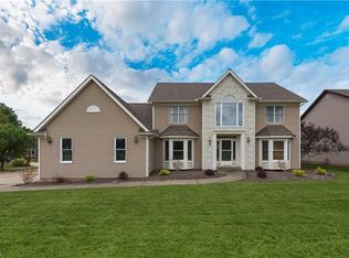 7666 Quail Hollow Dr, Seven Hills, OH 44131