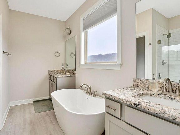 5th image of 5649 Acadia Dr