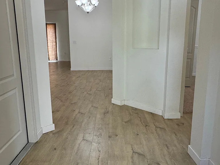 13447 Silvercreek Dr — Photo 3
