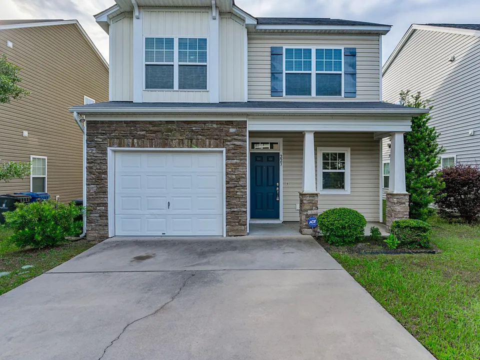 223 Chestnut Oak Ln