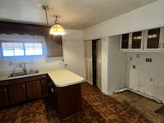 5th image of 3441 Downes St