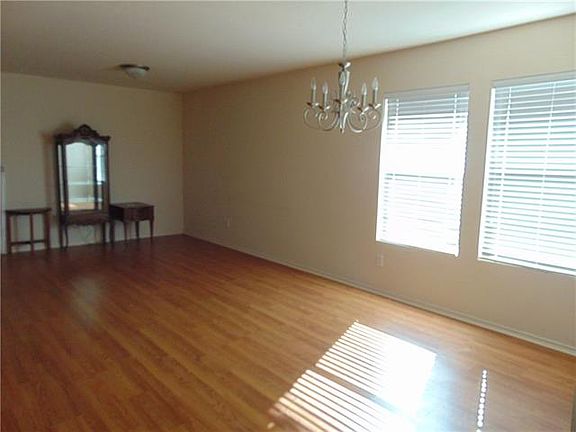 3rd image of 1420 Lauren Dr