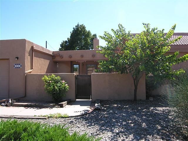 1st image of 209 Horton Ln NW