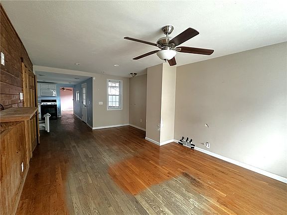 4th image of 1913 Fox Way