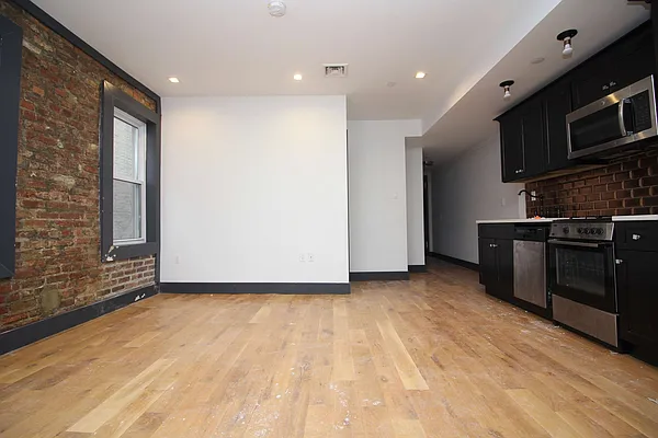 Rented by Nooklyn NYC LLC | media 37