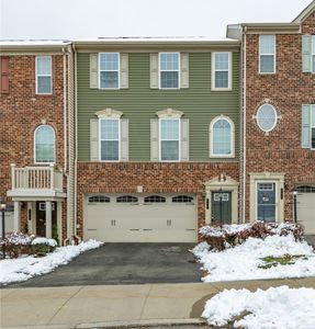 105 Mews Ln, Cranberry Township, PA, 16066