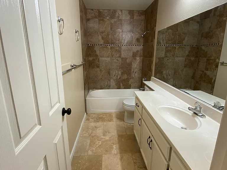 1509 Lathwell Way — Photo 13