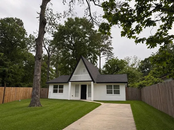 408 Commanche Rd, Montgomery, TX 77316