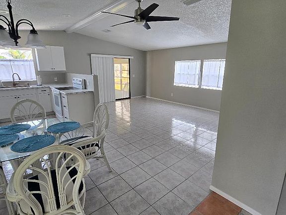 5th image of 5550 Hemingway Court #1