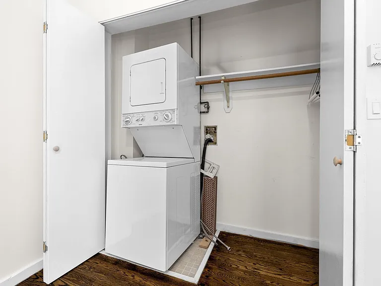 2A Wellington St #2 — Photo 15