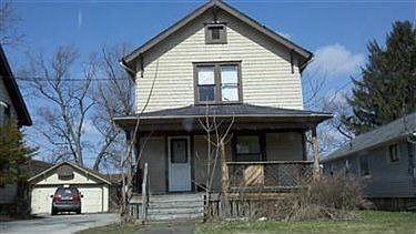 1st image of 429 Forest St NE