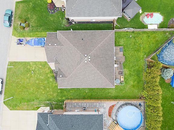 2nd image of 234 Clairwood Cres