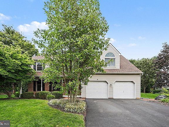 2nd image of 157 Kings Gate Dr