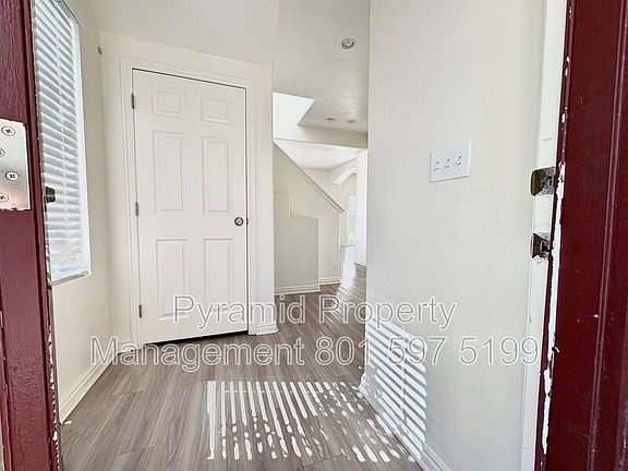 2nd image of 1553 W Vivante Way