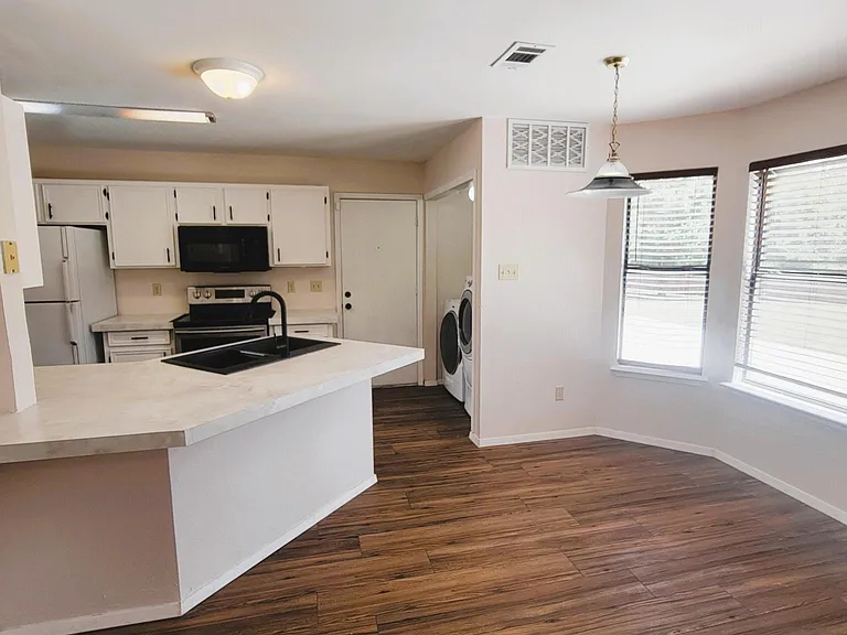 2315 Bernice Cir — Photo 10