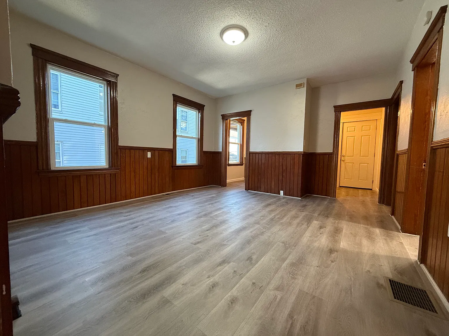 2 bed, 1100 sqft, $1,875 — Photo 3