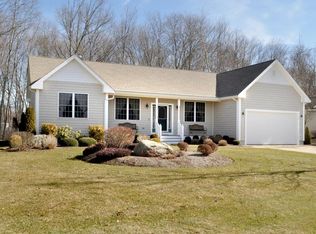 7 Strawberry Ln, Warren, RI 02885