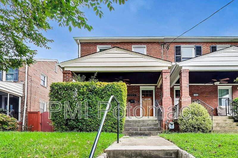 1849 S St SE photo 1
