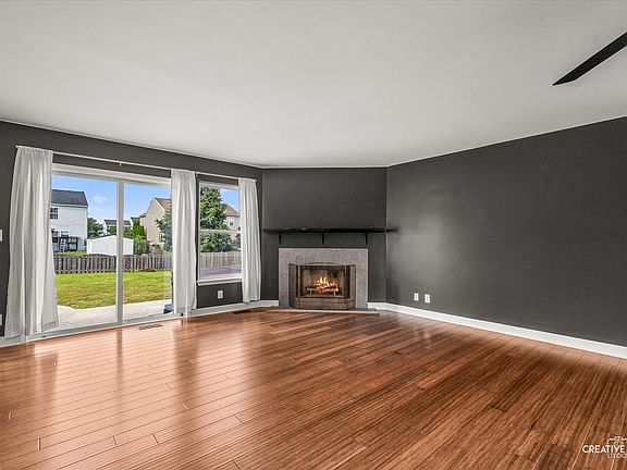 5th image of 802 Wilson St