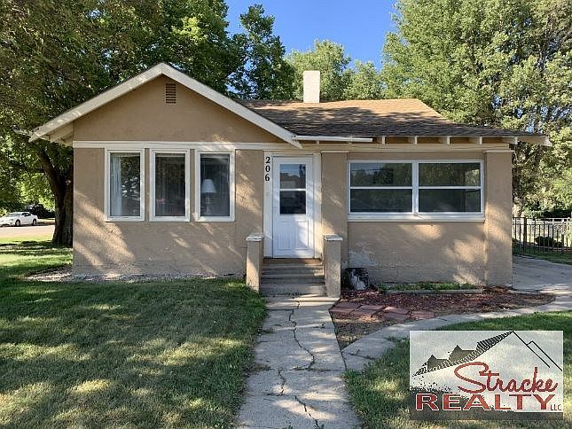 1st image of 206 E 3rd St