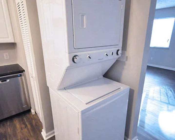 1332 Courtland Ave #D — Photo 8