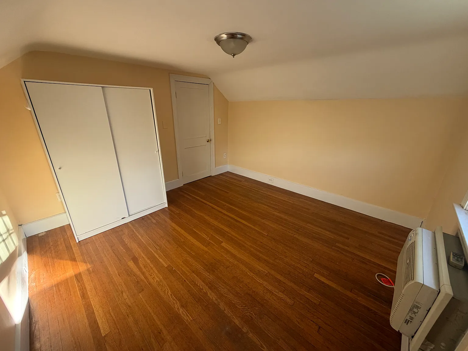 3 bed, 1800 sqft, $3,000 — Photo 4