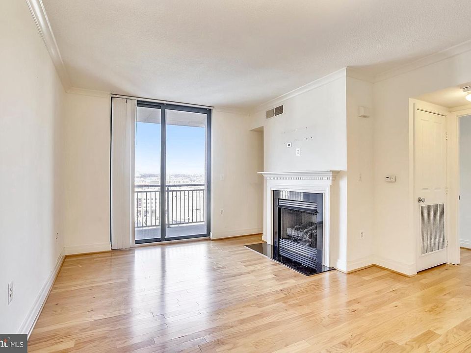 1st image of 414 Water St Unit 1311