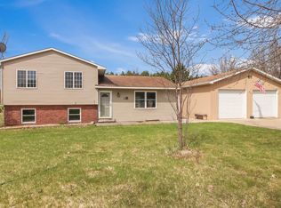 1577 Boxwood Ln, Traverse City, MI