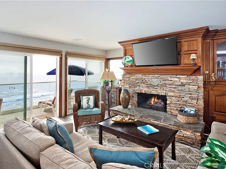 1249 Ocean Front #C — Photo 1