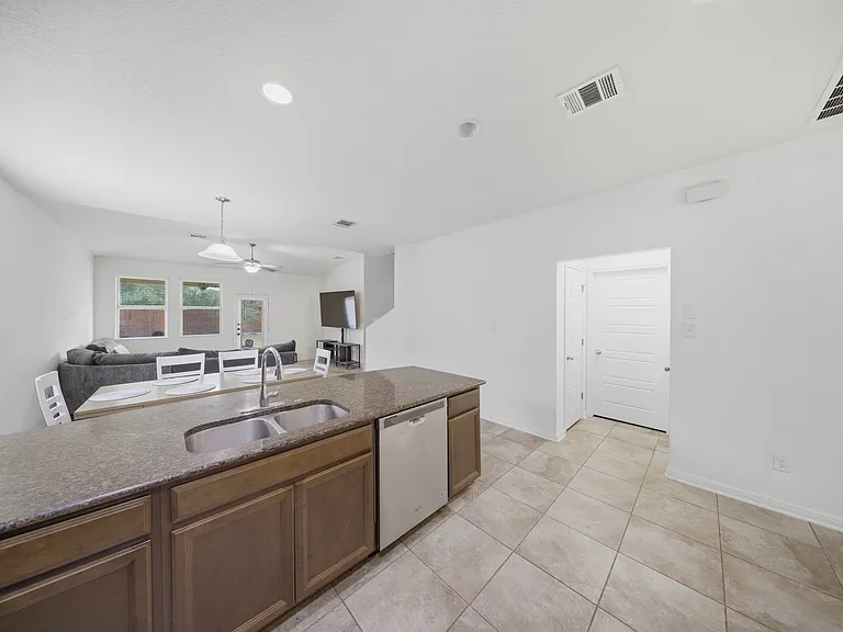 8707 Straight Oaks — Photo 12