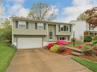 5640 Reef Rd, Mentor On The Lake, OH 44060