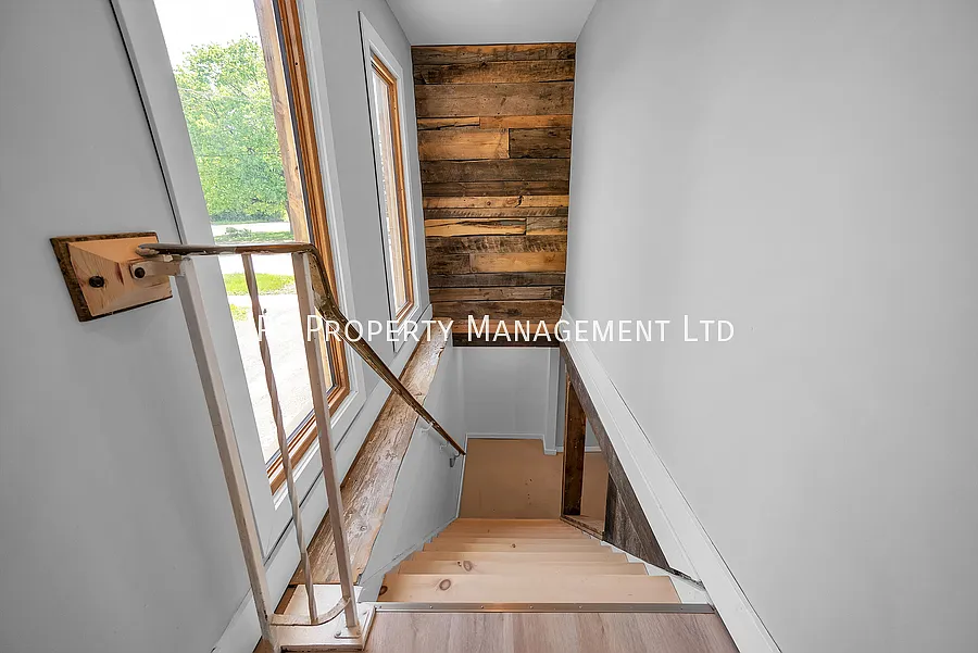 2 Bed + Den | 1 Bath All inclusive — Photo 1