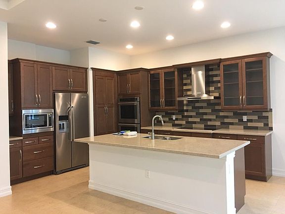 3rd image of 9276 Glenforest Dr