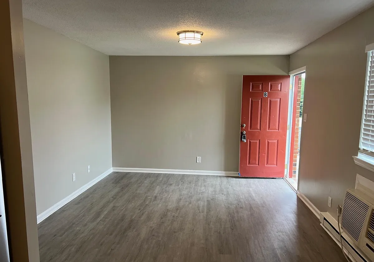 Building Photo - 910 Calvin St #B