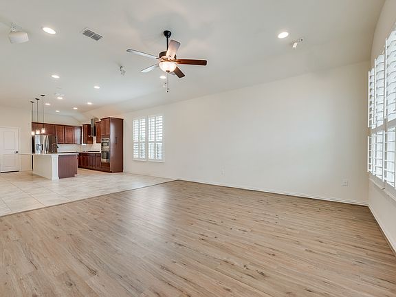 2nd image of 2501 Temple Dr