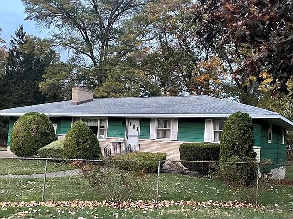2nd image of 3015 Griesbach St