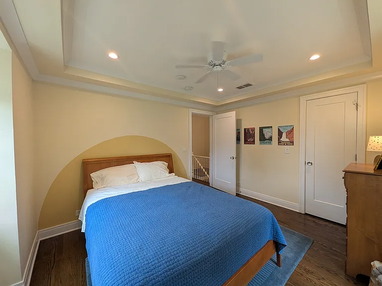 2741 Lincolnwood Dr — Photo 18