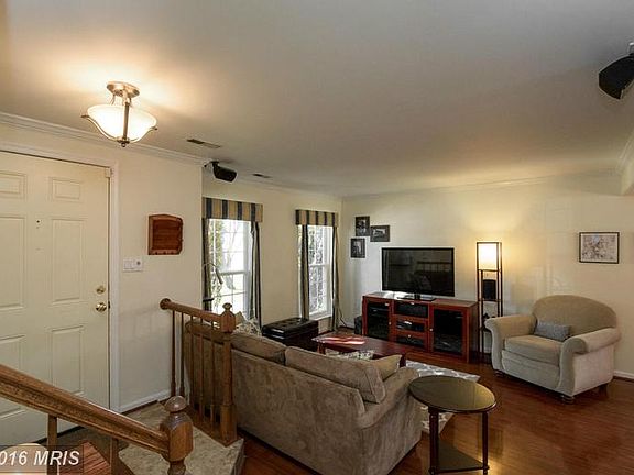 Open Living w/ Beautiful Floors