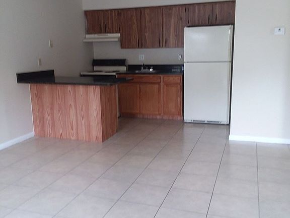 2nd image of 5021 SE 29th St APT A