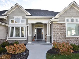 N66W15797 Winnebago Trl, Menomonee Falls, WI 53051