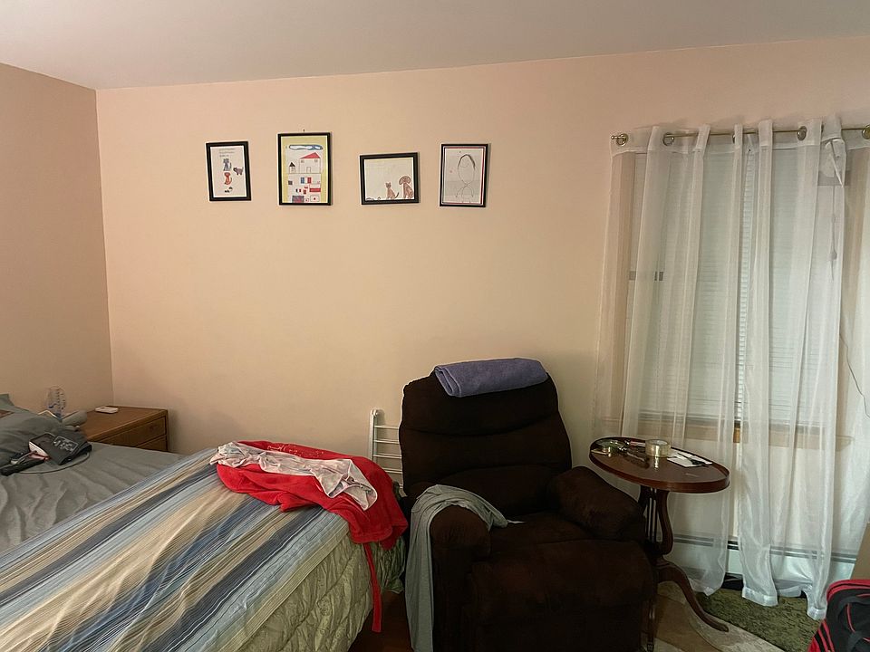 2nd image of 170 Shaw St #2