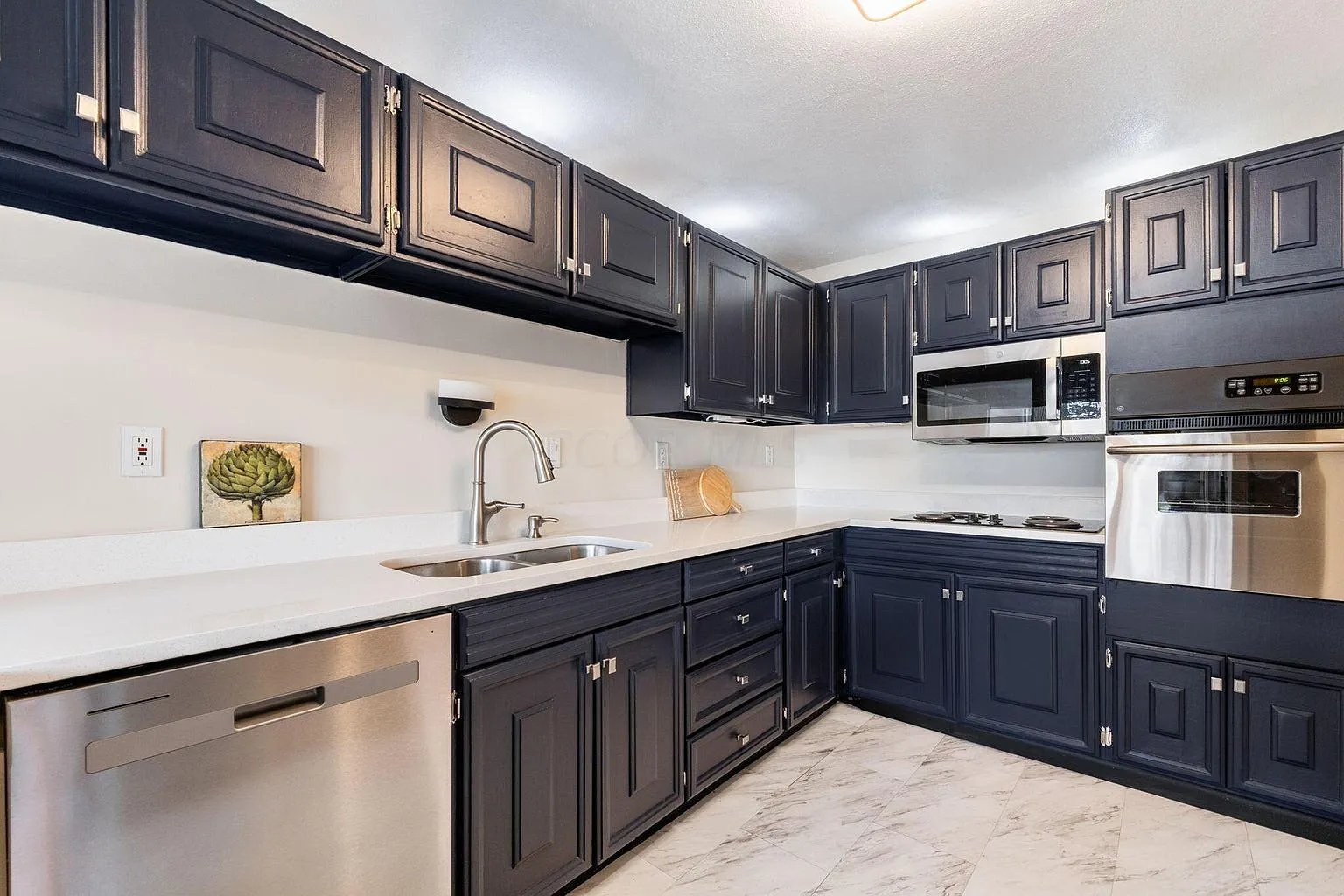 2 bed, 1.5 bath, 1200 sqft, $2,500 — Photo 1
